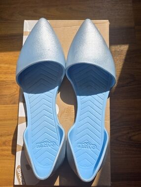 Native Women's Metallic Light Blue Pointed Aubrey Flats